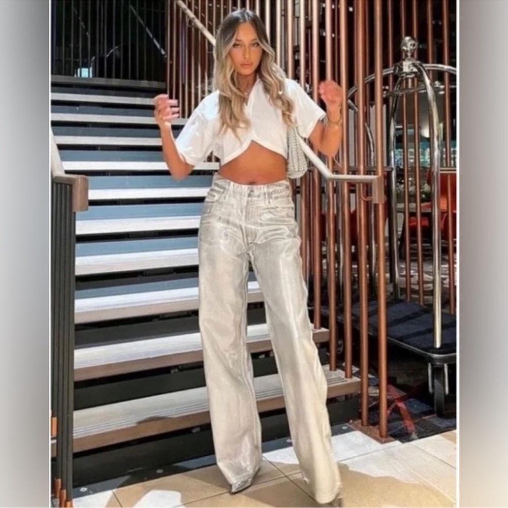 New Zara Sold Out Boy Boy Fit Metallic Silver Jeans sz 32-0 
y2k style 
Mid rise